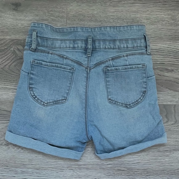 Women’s Denim Jean Shorts - Picture 2 of 3